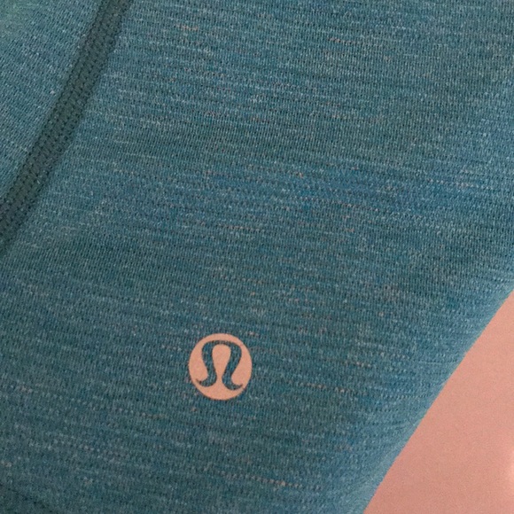 Lululemon Razorback Tank - Picture 3 of 4